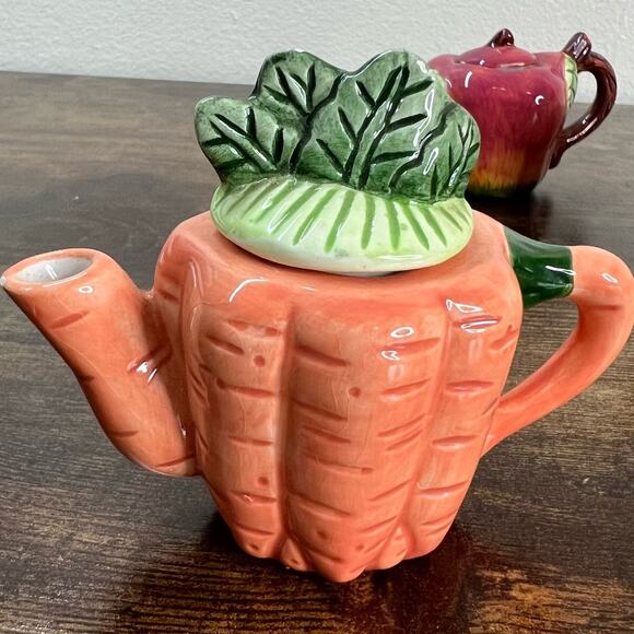 4 Vintage Fine Ceramic Miniature Lidded Teapots Apple Carrot Basket Collectible - Picture 8 of 12
